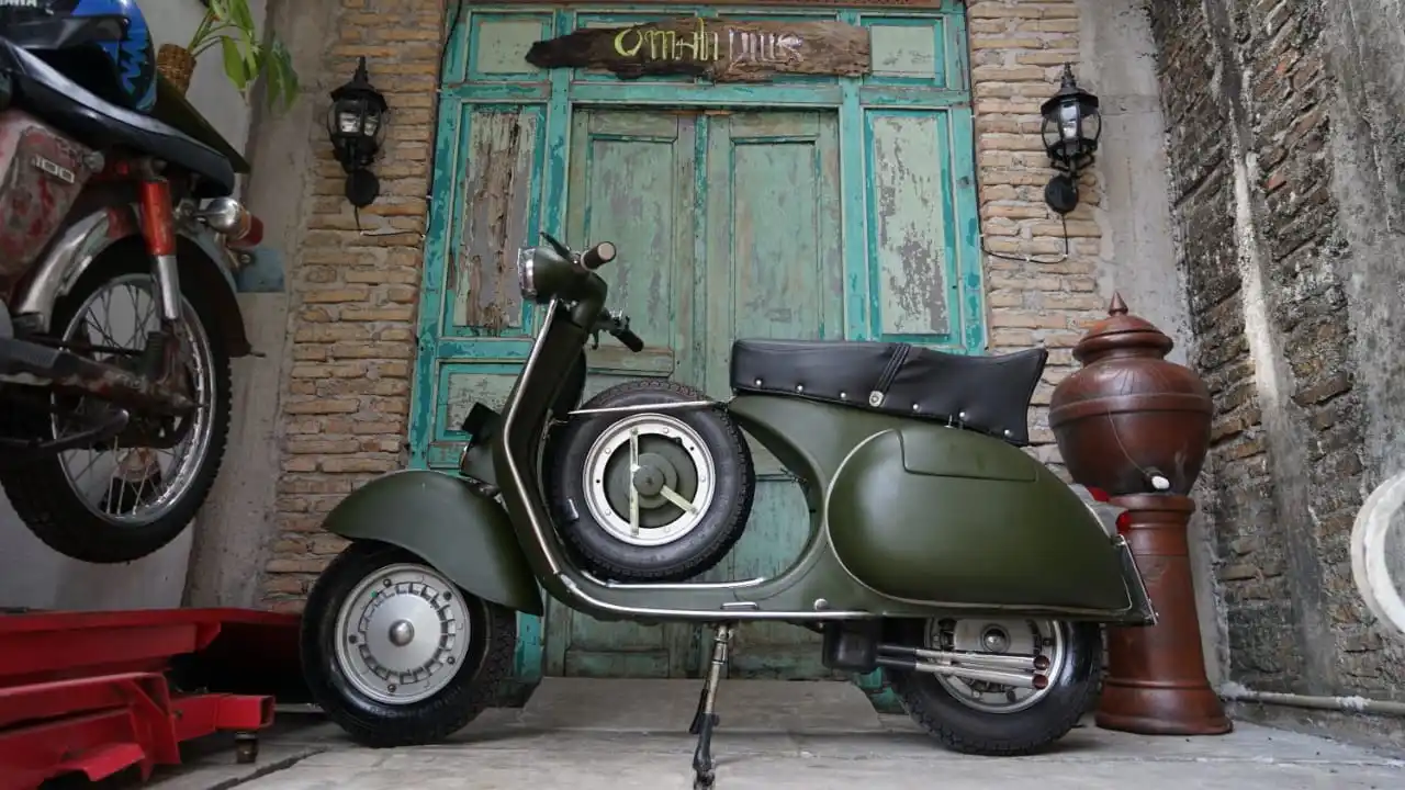 Modifikasi Vespa Antik, Merawat Karakter Lama dengan Sentuhan yang Lebih Personal